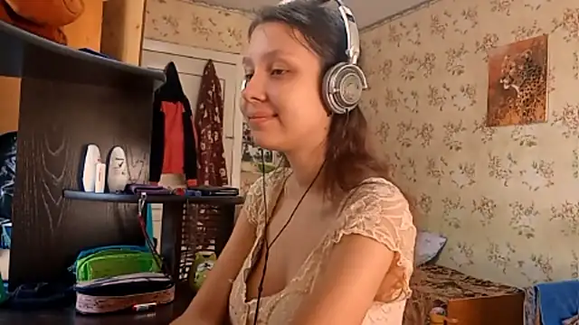 QutieDaSweet online show from September 22, 6:15 am