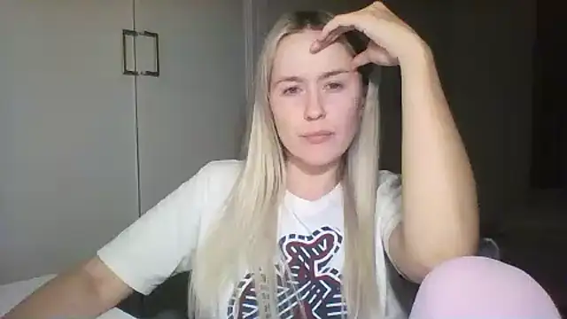 Snapshot of Frosian chatting on September 30, 7:41 pm Frosian online show from September 30, 7:41 pm