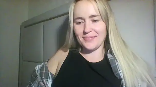 Snapshot of Frosian chatting on October 4, 10:08 pm Frosian online show from October 4, 10:08 pm