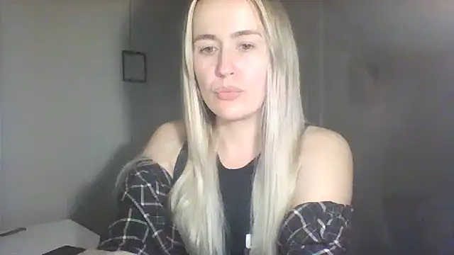 Snapshot of Frosian chatting on October 12, 10:42 pm Frosian online show from October 12, 10:42 pm