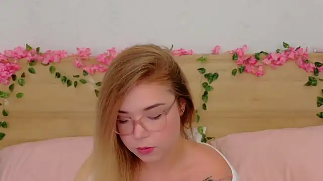 Lilith Bonheur online show from November 24, 10:09 pm