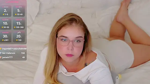 Lilith Bonheur online show from December 14, 5:18 pm