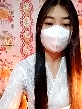 Snapshot of Damhan12 chatting on December 17, 4:18 am Damhan12 online show from December 17, 4:18 am