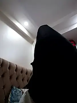 Snapshot of elif25 chatting on October 8, 7:33 pm elif25 online show from October 8, 7:33 pm