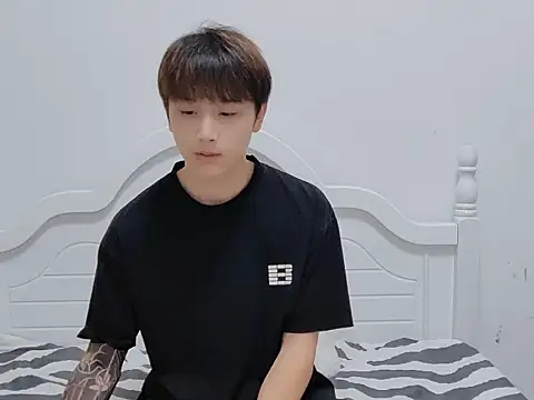 Snapshot of xiaoyi2563 chatting on September 14, 1:10 pm xiaoyi2563 online show from September 14, 1:10 pm