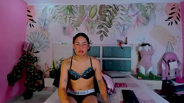 Snapshot of sweet_lulu_sofia chatting on September 27, 8:58 pm sweet lulu sofia online show from September 27, 8:58 pm