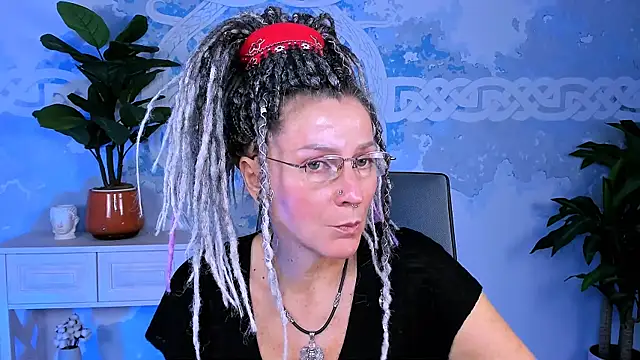 Snapshot of UmaSpace chatting on October 6, 5:05 am UmaSpace online show from October 6, 5:05 am