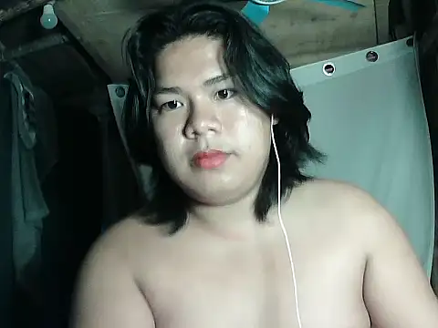 Snapshot of Huntrix2025 chatting on April 14, 8:59 pm Huntrix2025 online show from April 14, 8:59 pm