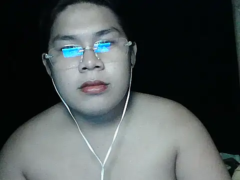 Snapshot of Huntrix2025 chatting on May 25, 2:01 pm Huntrix2025 online show from May 25, 2:01 pm