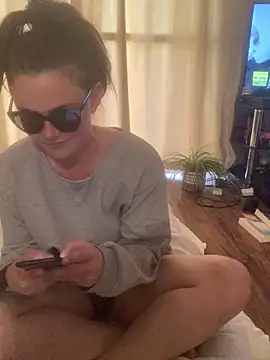 Snapshot of Mia_Winters chatting on June 21, 8:33 pm Mia Winters online show from June 21, 8:33 pm