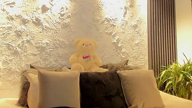 joselin rouse online show from January 15, 12:10 pm