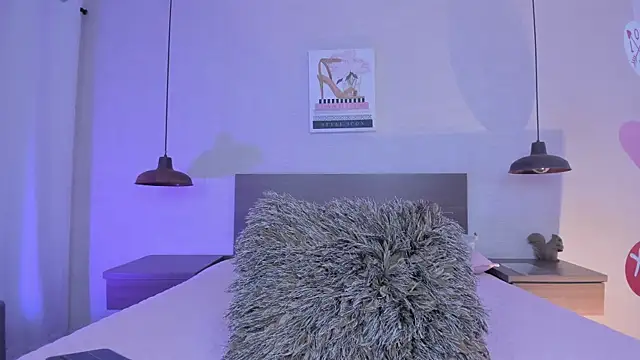 Snapshot of cloehill_ chatting on February 16, 12:23 pm cloehill online show from February 16, 12:23 pm