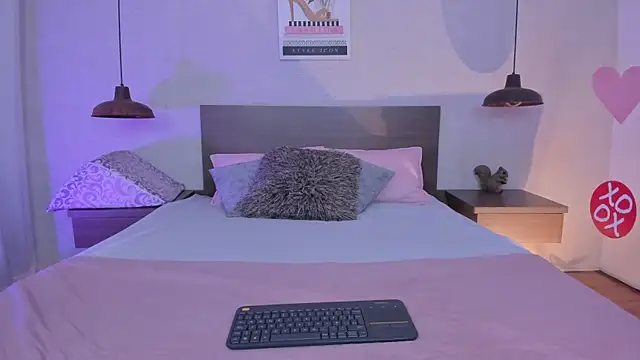 Snapshot of cloehill_ chatting on March 3, 11:49 am cloehill online show from March 3, 11:49 am