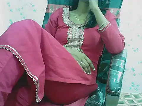 short girl  online show from March 25, 10:38 pm