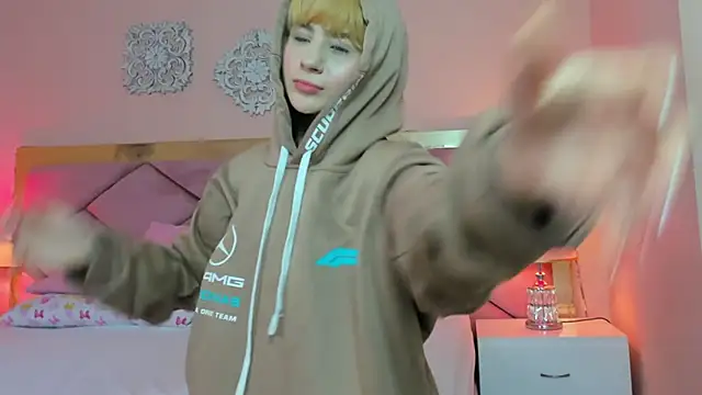 ChloeLaurentt online show from February 6, 1:58 pm