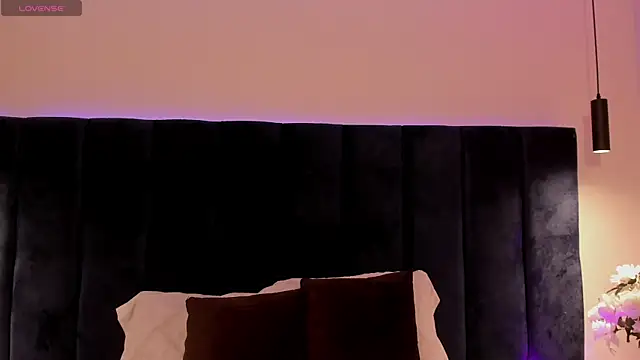 LiilyAdams online show from February 10, 8:13 pm