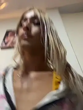 danny 1hotcute online show from April 2, 4:32 am