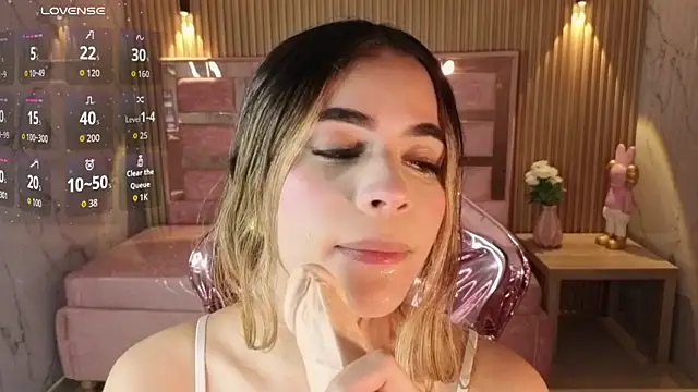 lilith4 s online show from March 20, 8:25 pm