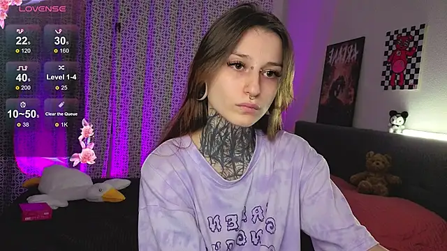 LilithPoison online show from October 8, 6:05 pm