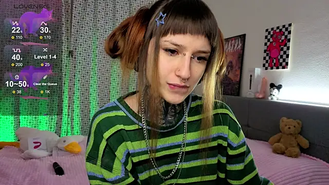 LilithPoison online show from December 4, 7:00 pm