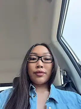 Snapshot of AdriaNochi chatting on July 11, 10:18 am AdriaNochi online show from July 11, 10:18 am