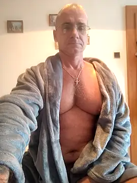 Snapshot of chcem1975 chatting on October 1, 8:53 am chcem1975 online show from October 1, 8:53 am