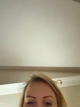 Piccolamonella29 online show from November 9, 1:31 pm