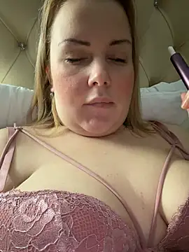 Piccolamonella29 online show from January 17, 1:21 am