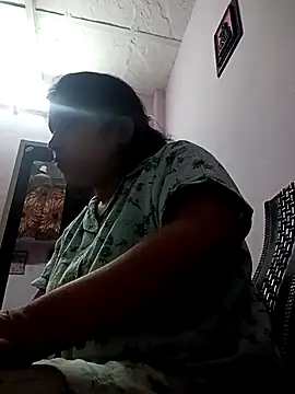 Snapshot of aliya-jaan71 chatting on November 7, 4:18 pm aliya-jaan71 online show from November 7, 4:18 pm