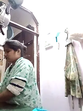 Snapshot of aliya-jaan71 chatting on November 12, 5:24 pm aliya-jaan71 online show from November 12, 5:24 pm