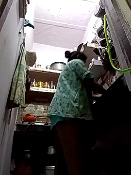 Snapshot of aliya-jaan71 chatting on November 16, 7:30 pm aliya-jaan71 online show from November 16, 7:30 pm