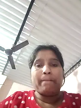 Snapshot of aliya-jaan71 chatting on December 15, 6:12 pm aliya-jaan71 online show from December 15, 6:12 pm