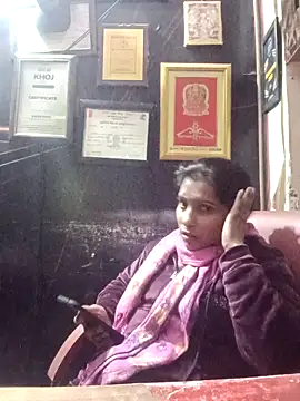 Snapshot of aliya-jaan71 chatting on December 18, 4:24 pm aliya-jaan71 online show from December 18, 4:24 pm