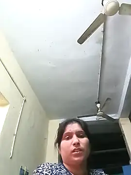 Snapshot of aliya-jaan71 chatting on February 7, 6:44 pm aliya-jaan71 online show from February 7, 6:44 pm