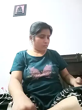 aliya-jaan71 online show from April 23, 2:41 pm