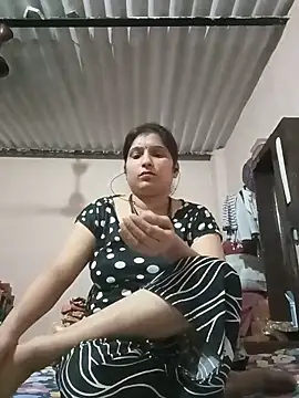 Snapshot of aliya-jaan71 chatting on May 31, 4:36 pm aliya-jaan71 online show from May 31, 4:36 pm
