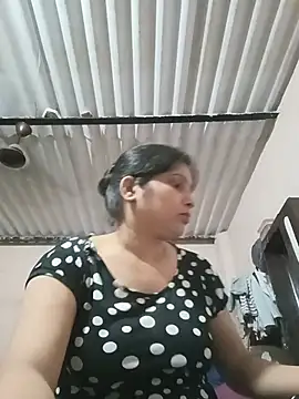 Snapshot of aliya-jaan71 chatting on May 31, 6:42 pm aliya-jaan71 online show from May 31, 6:42 pm