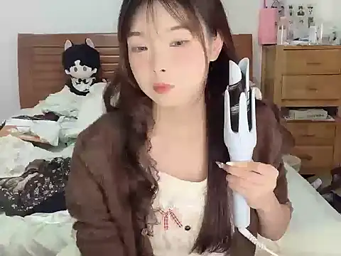 Akong11 online show from September 17, 1:46 pm