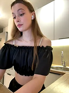 FriendlyFire 18 online show from November 14, 8:29 pm