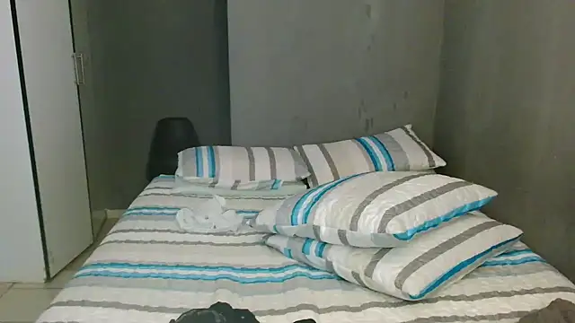 Lillyan N online show from April 13, 8:09 am