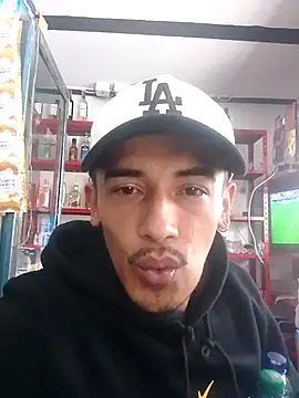 Snapshot of D13gomez chatting on June 30, 5:03 pm D13gomez online show from June 30, 5:03 pm