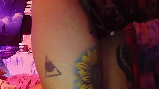 Snapshot of darnette_daisy chatting on October 5, 6:01 am darnette daisy online show from October 5, 6:01 am