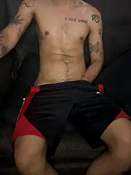 Snapshot of latinoxx1992 chatting on September 16, 1:39 am latinoxx1992 online show from September 16, 1:39 am