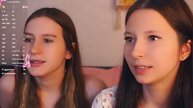 GabrielleLynchard online show from November 14, 7:56 pm