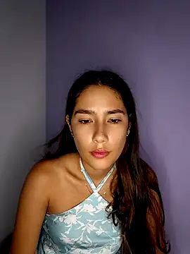Snapshot of Amber_Miiller2 chatting on May 28, 9:23 pm Amber Miiller2 online show from May 28, 9:23 pm