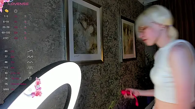 AlettaEve online show from October 15, 3:12 pm