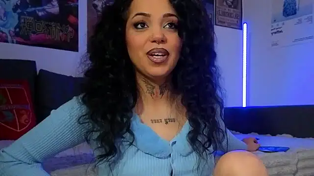 Snapshot of KiraQuinn1 chatting on January 7, 5:37 pm KiraQuinn1 online show from January 7, 5:37 pm