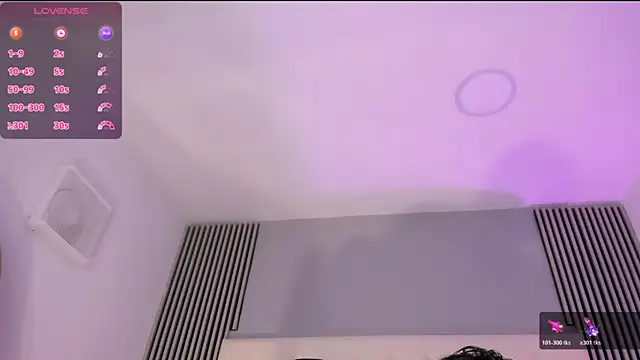 Snapshot of toji_luxxer chatting on November 30, 1:53 am toji luxxer online show from November 30, 1:53 am