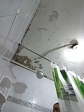 LaraStons online show from April 21, 12:00 pm