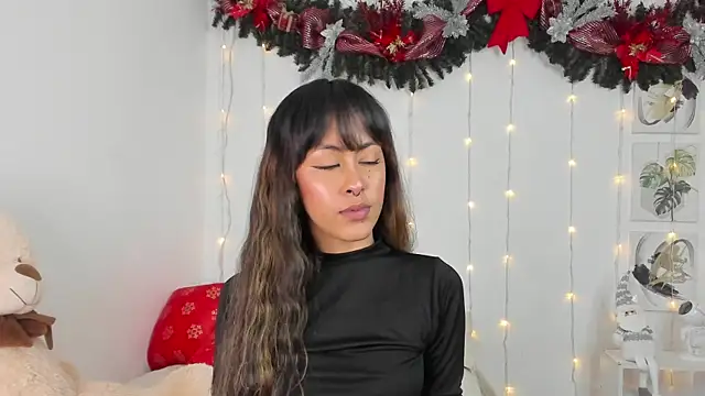 Snapshot of Susy_spark chatting on December 22, 11:57 pm Susy spark online show from December 22, 11:57 pm